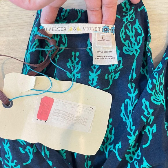 Chelsea & Violet Women's Jumpsuit Size L Sleeveless Green Blue Print Casual - Picture 6 of 11